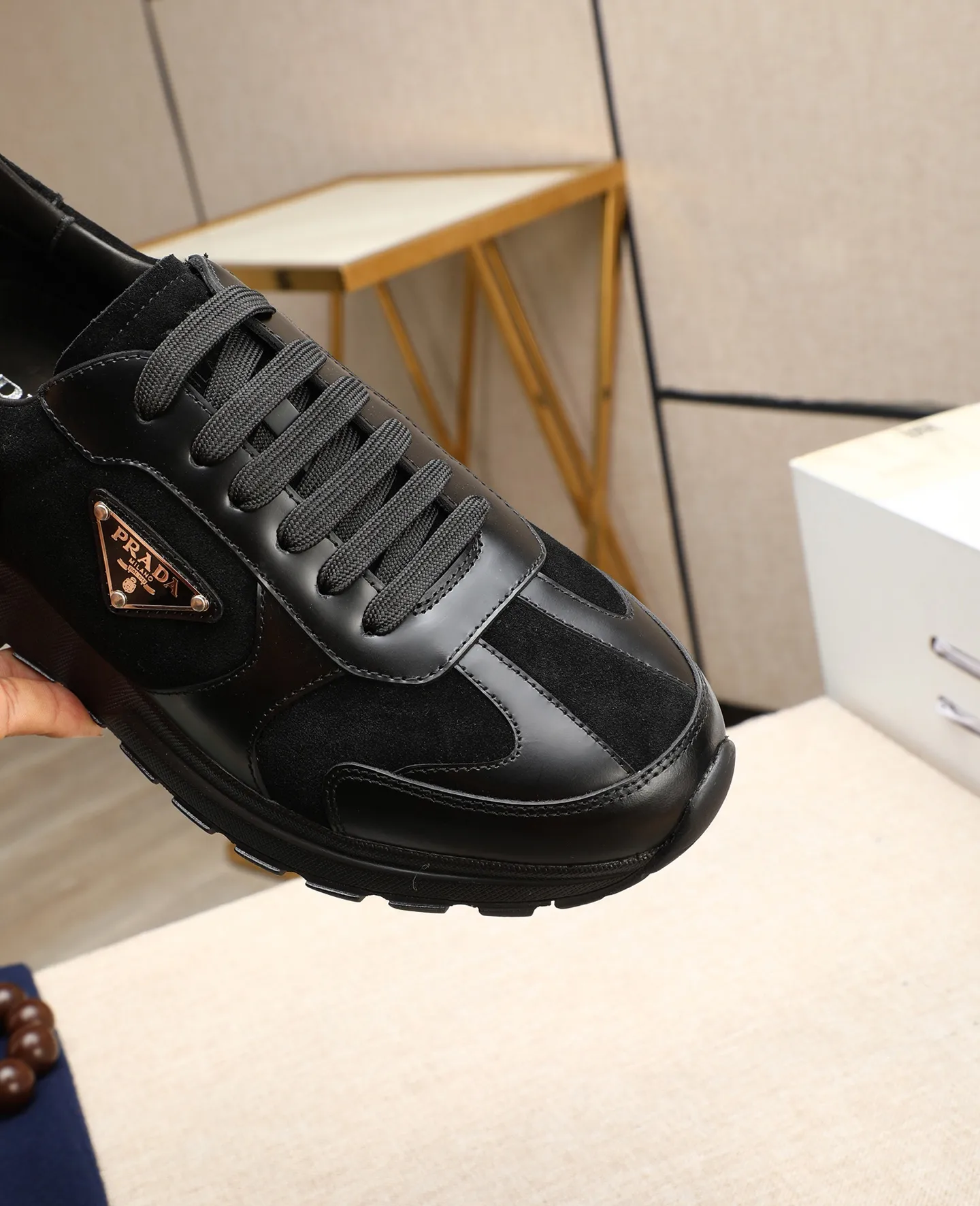 Men's shoes 💰600 Top quality New hot models on the official website, timeless for a century, 🆘 Trendy brand (Prada) mainly promotes hot models, avant-garde and versatile fashion men's shoes private version molding, cowhide surface splicing 1:1 oil edge treatment... fashionable and simple, original imported cowhide lining cowhide feet; the atmosphere and personality are more fashionable, eye-catching and pursuing class, it will subvert the old idea and be a must-have for fashion trendsetters with you! Must keep it for yourself! High-end comfort, high-end quality workmanship. Size: 38-44 Various colors available. full package
